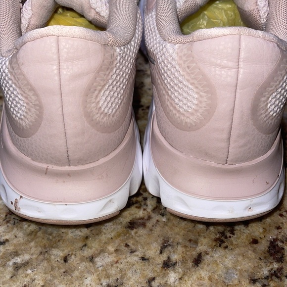 Nike Renew - Picture 8 of 10